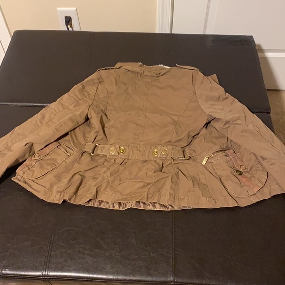 Winter jacket. Super warm and thick - Picture 2 of 3